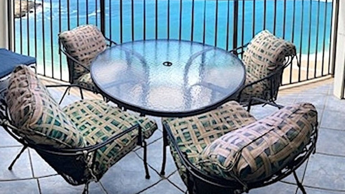Makaha Condo | LOW RATE LEGAL BEACHFRONT CONDO VIEW FREE PKG/WIFI, POOL,HOT TUB,TENNIS/PICKLE 6