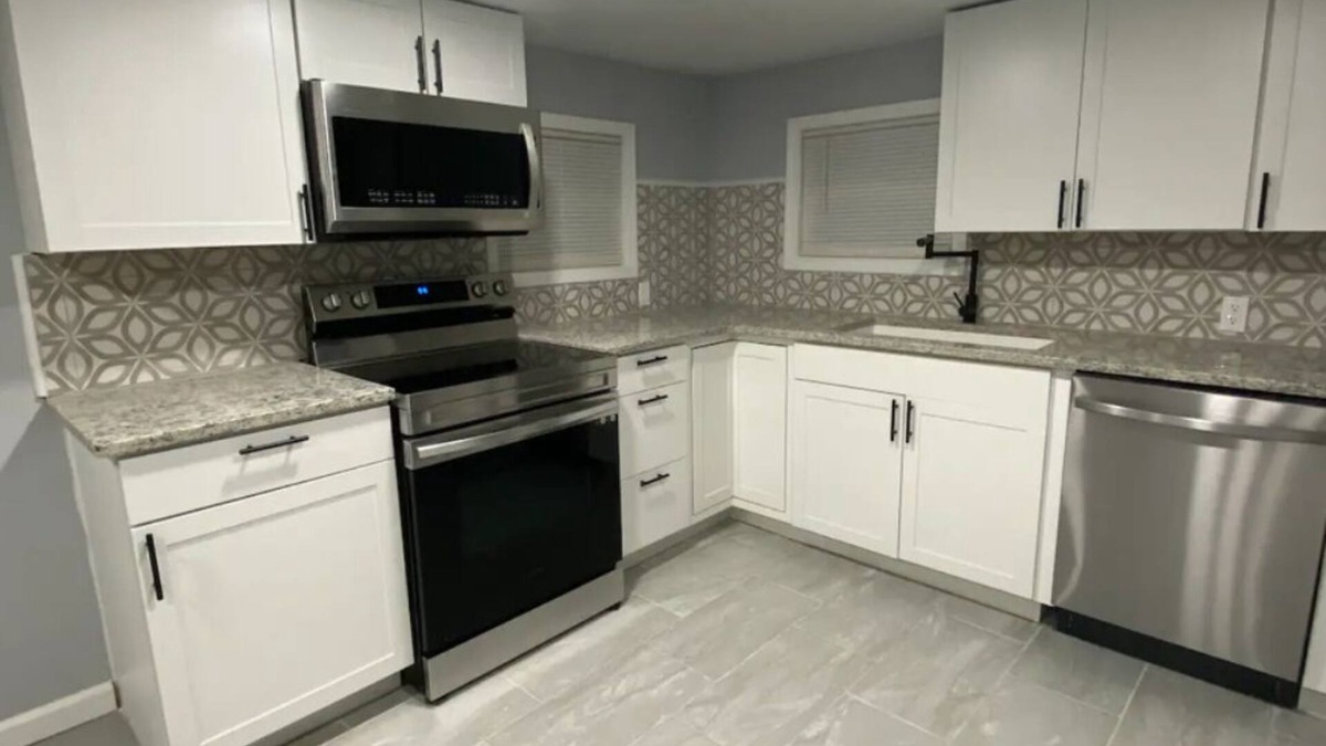 Charleston County House | Lowcountry Getaway 3-bedroom 2 bath