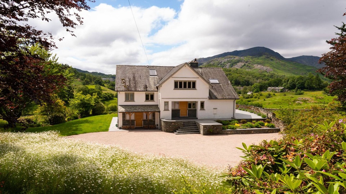 Little Langdale House | Lowfield House - Five Bedroom House, Sleeps 10