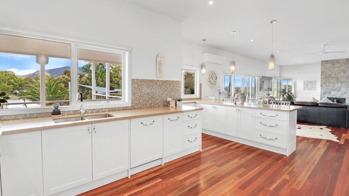 Mansfield House | Loyola Lake House - Lakefront Home with Pool