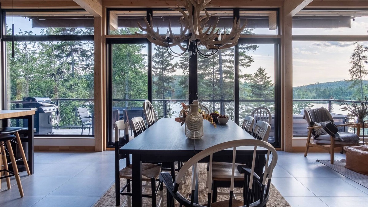 Sainte-Lucie-des-Laurentides Ski Chalet | Luxury waterfront chalet, quiet lake, hot tub