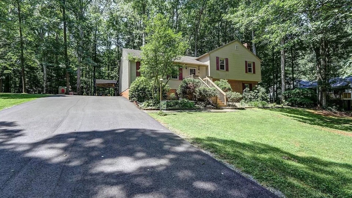 Forest House | LU Commencement Rental - Easy 15 minute drive to LU campus.