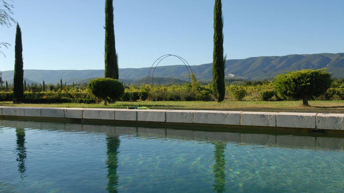 Cabrieres-d'Avignon House | LUBERON: Splendid Magnanerie with swimming pool, 6 bedrooms and bathrooms