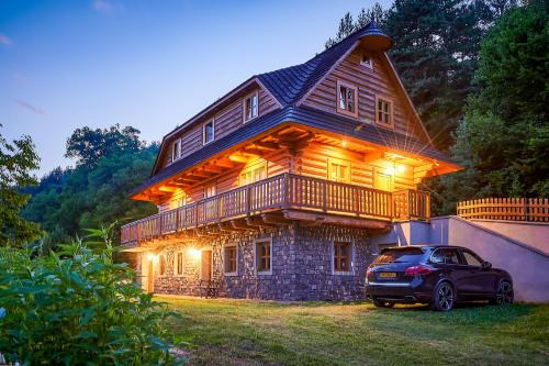 Lucatin Ski Chalet | Lubka Lodge