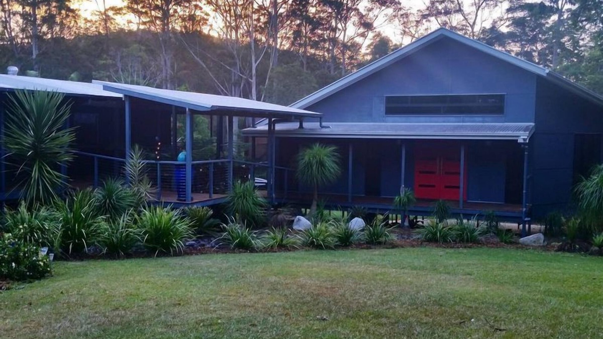Montville House | Lucas Parklands - Tranquil retreat direct access to 'Great Walk' and Lake Baroon