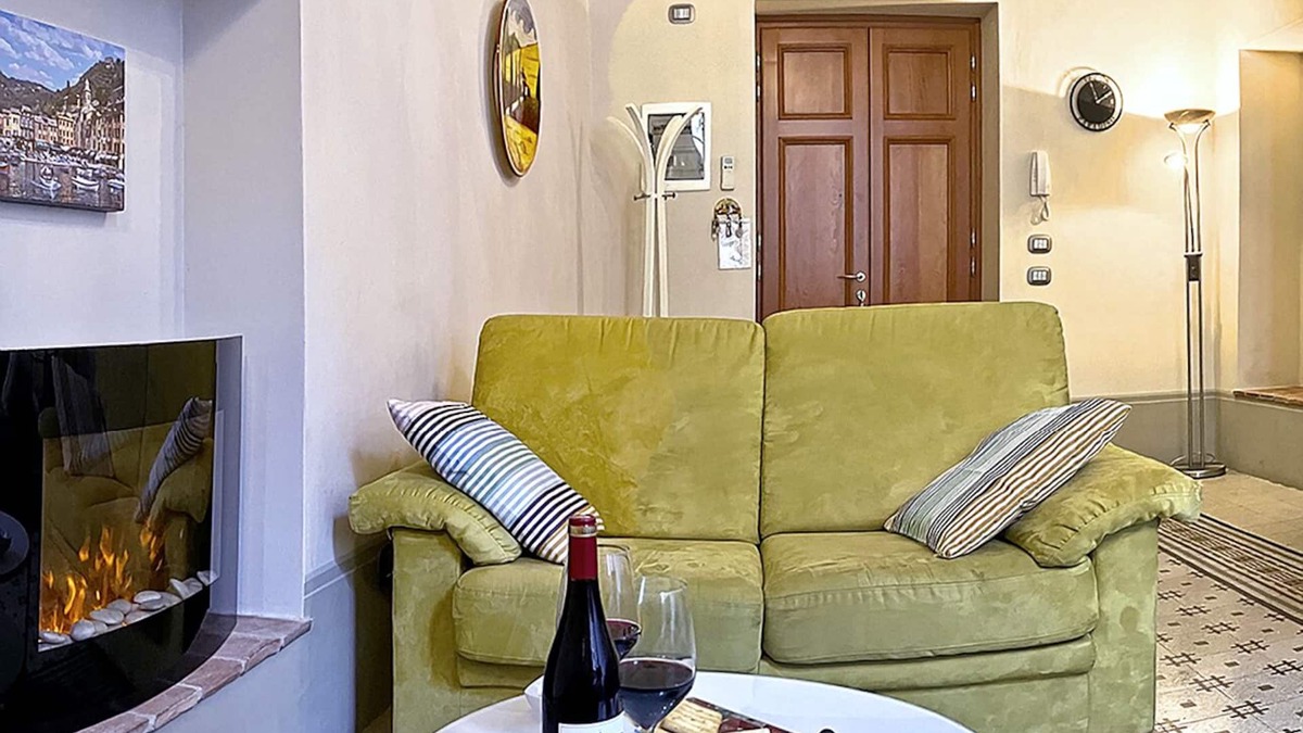 Lucca Historical Center Apartment | Lucca Paradiso - Charming and Roomy with Traditional Tuscan Details