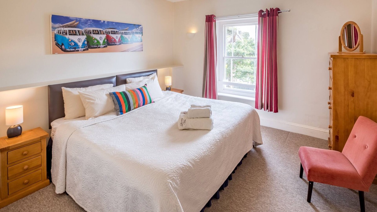 Shanklin Apartment | Luccombe Villa Holiday Apartments - Crows Nest apartment