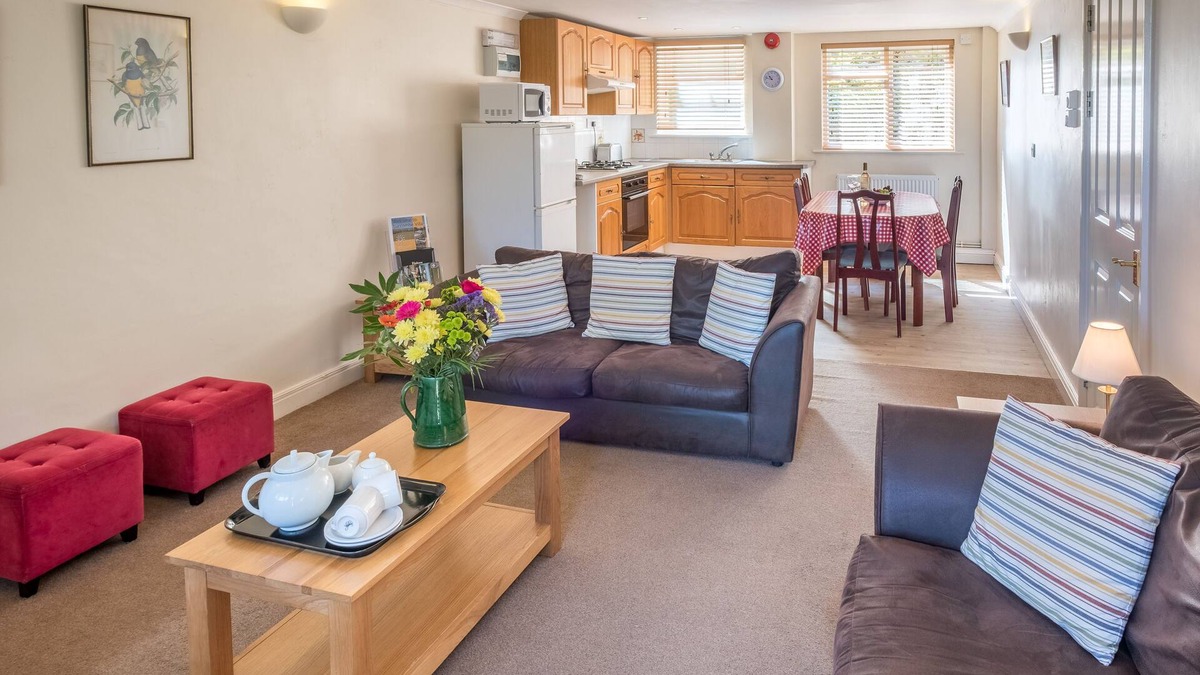 Shanklin Apartment | Luccombe Villa Holiday Apartments - The Warren apartment
