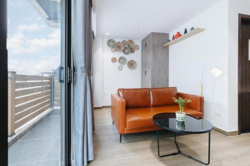 Nhat Tan Apartment | LUCK APART 8 - Hanoi Westlake Balcony Studio