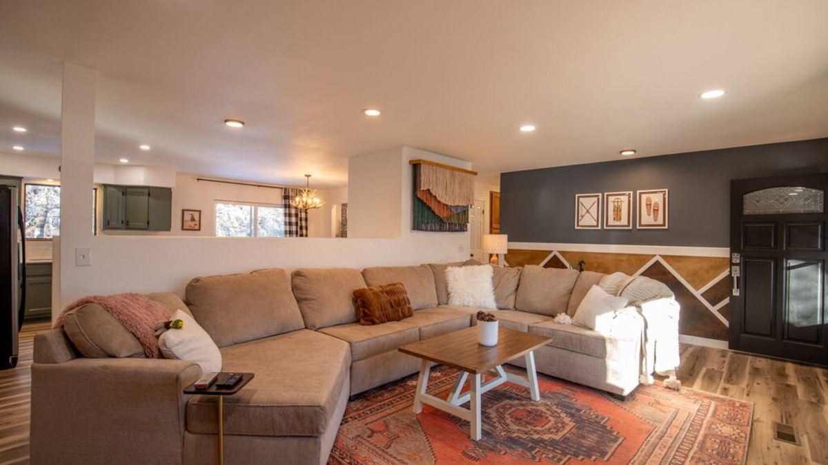 Durango West House | Luck Lodge: Spacious 5br 10m from Main Street with Hot Tub