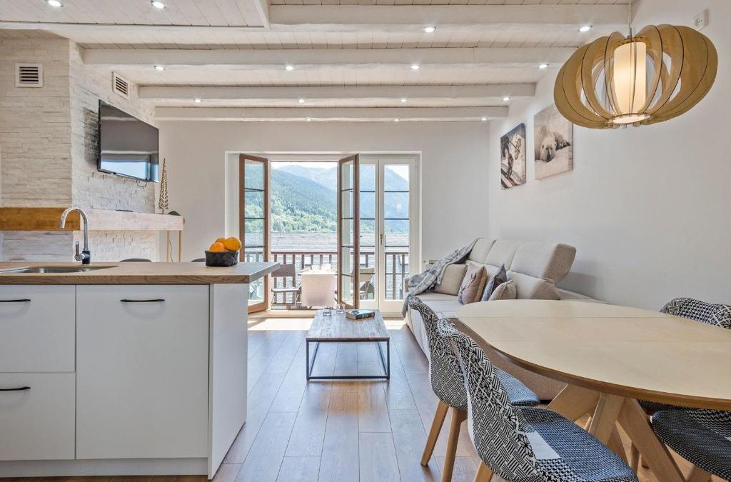 Pujo Apartment | Luderna - Apartamento con terraza Mirador Salardu