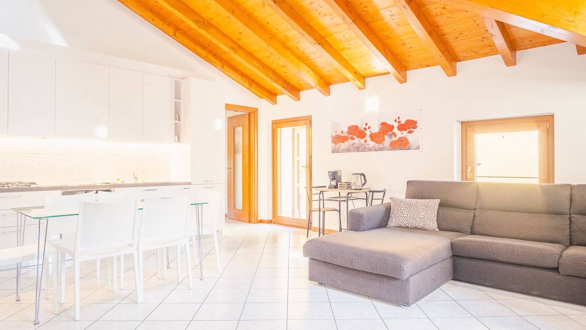 Lonato del Garda Apartment | Lugana e Papaveri - Italian Homing