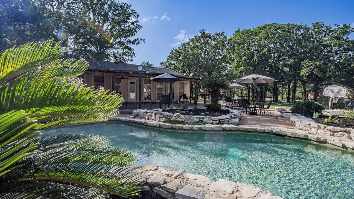 Luling Other | Luling Ranch-Pool-Pool Table-FoosBall-Sleeps 25!