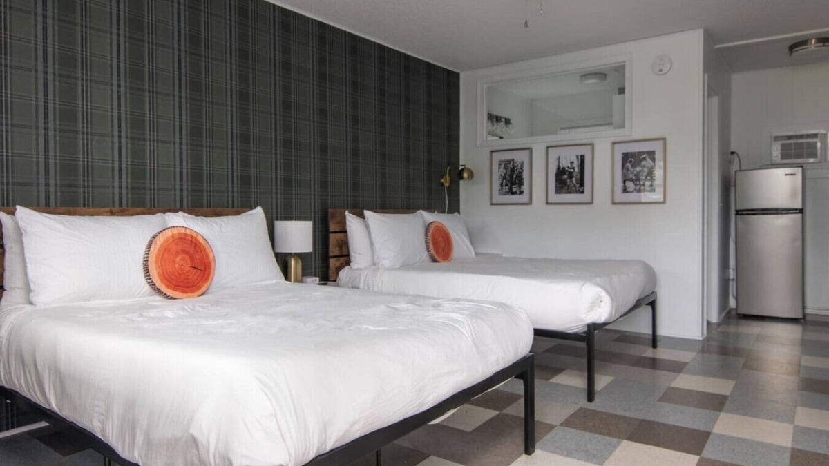 Balsam Lake Hotel | LumberJill Lodge #14 | Two Cozy Queen beds