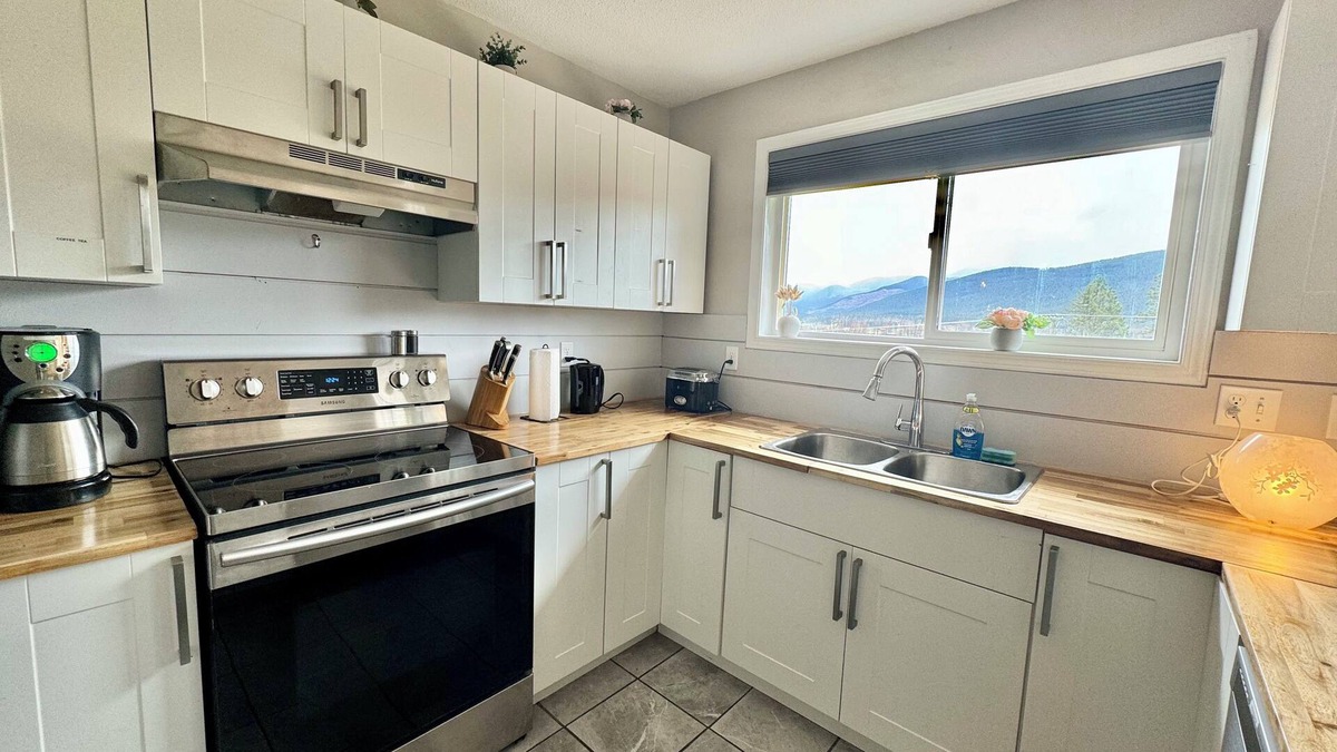 Lumby House | Lumby -Your Home Away from Home
