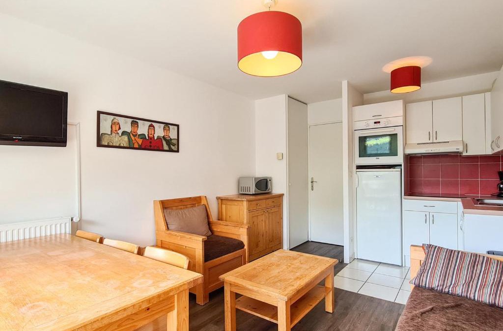 Flaine Apartment | Lumineux 2 Pièces avec Cabine à Flaine Forêt · Balcon Sud · Parking Couvert · Proche Pistes - FR-1-425-149