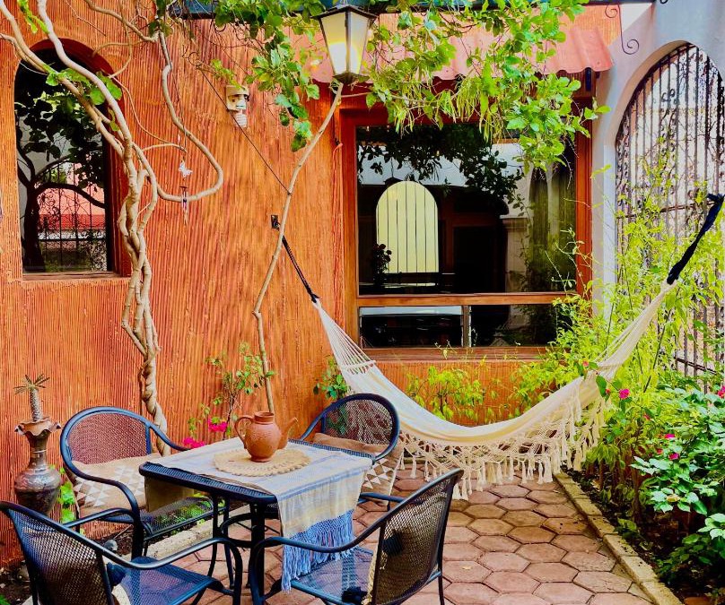 Barrio de Xochimilco Villa | Luminosa casa en barrio famoso