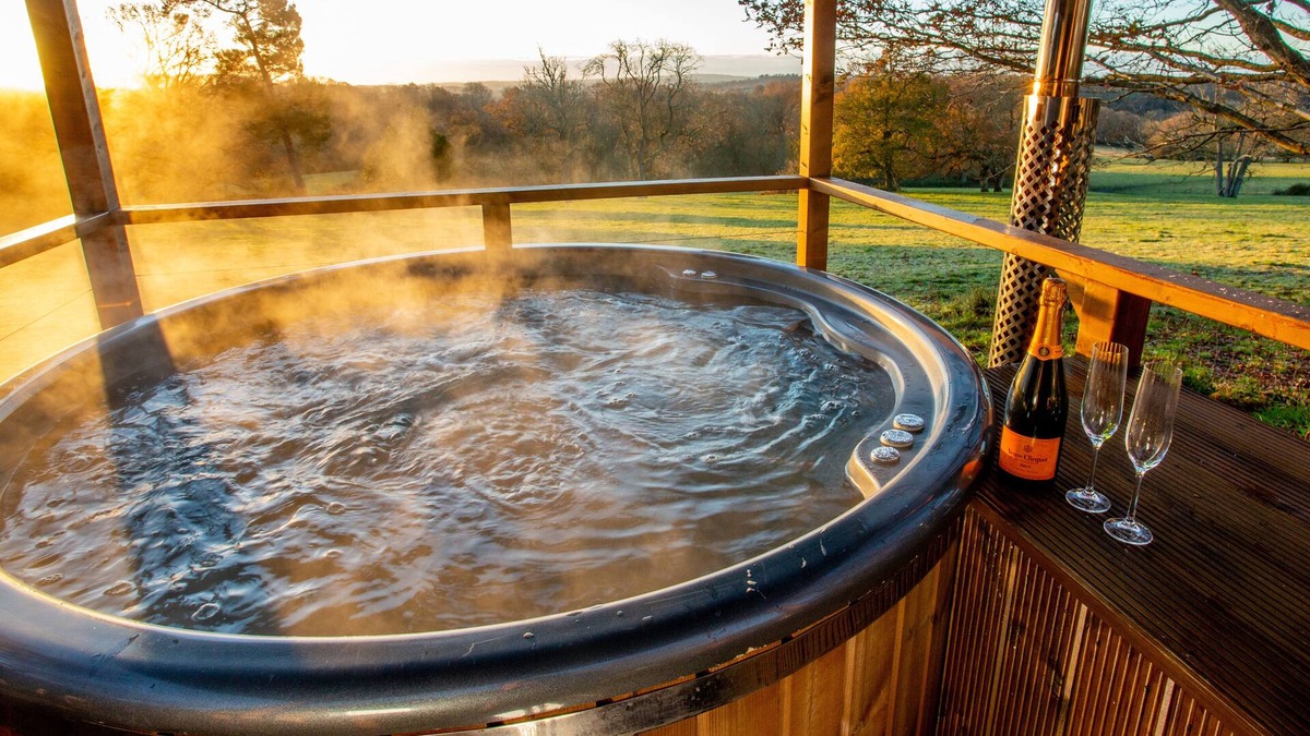 Chiddingstone Hoath Hotel | Luna Domes