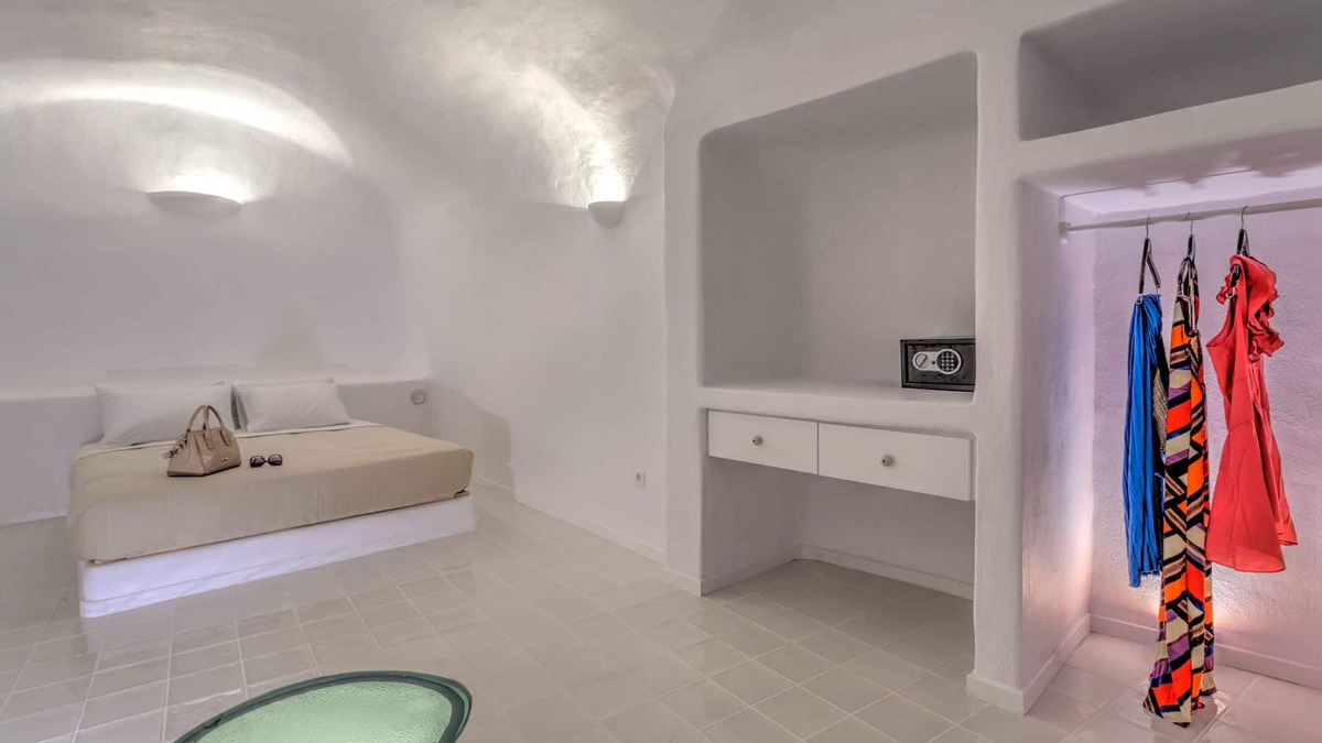 Pyrgos Villa | Luna Villa - Luxury meets traditional