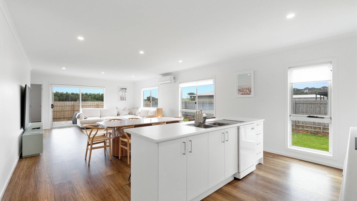 Rhyll House | Luna Vista by Ready Set Stay