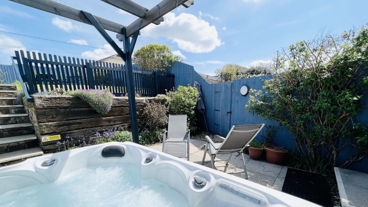 Westward Ho Cottage | LUNDY LOOKOUT Westward Ho! ( not Buckleigh)