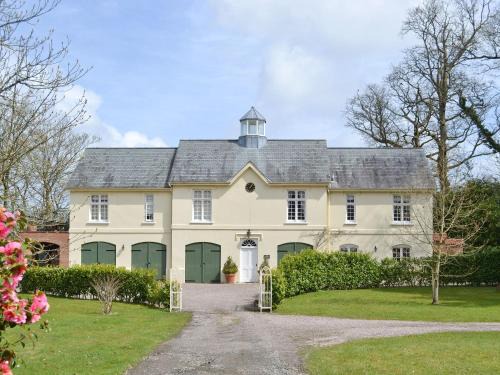 Westleigh House | Luppincott Chambers - Hpps
