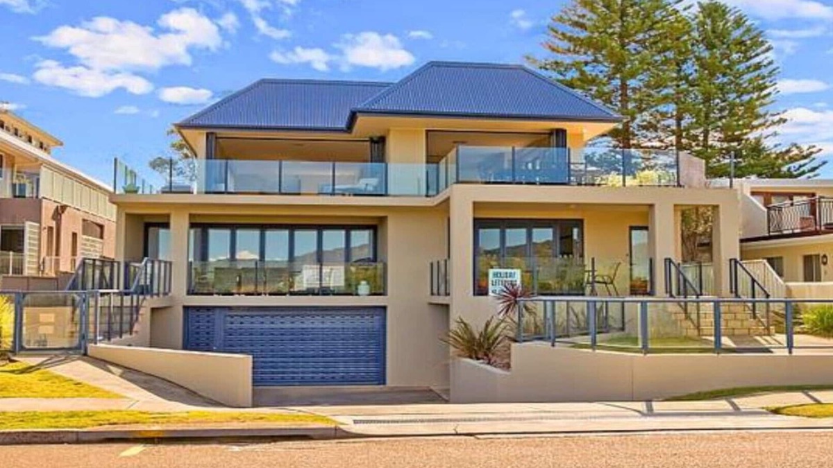 Ettalong Beach House | LURO 2 - WATERFRONT LUXURY