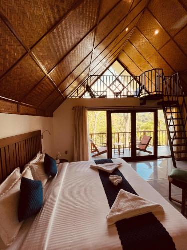 Pirmed House | Lush Acres