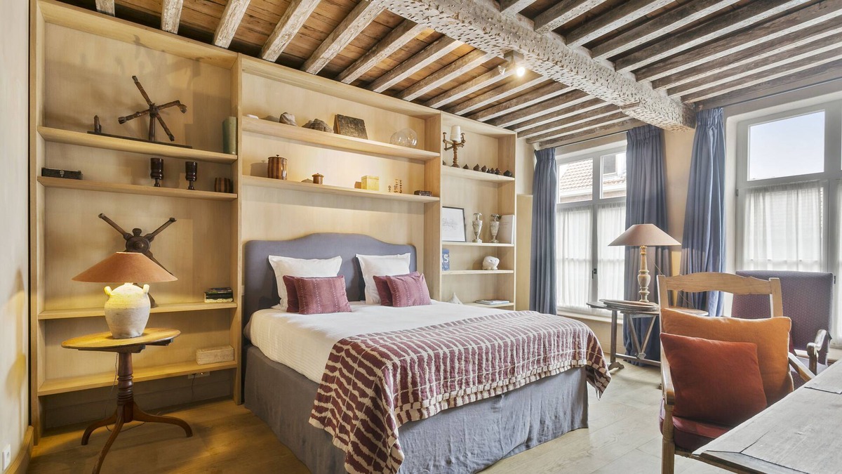 Historical Center Bruges Apartment | Lush apartment with terrace in the heart of Bruges