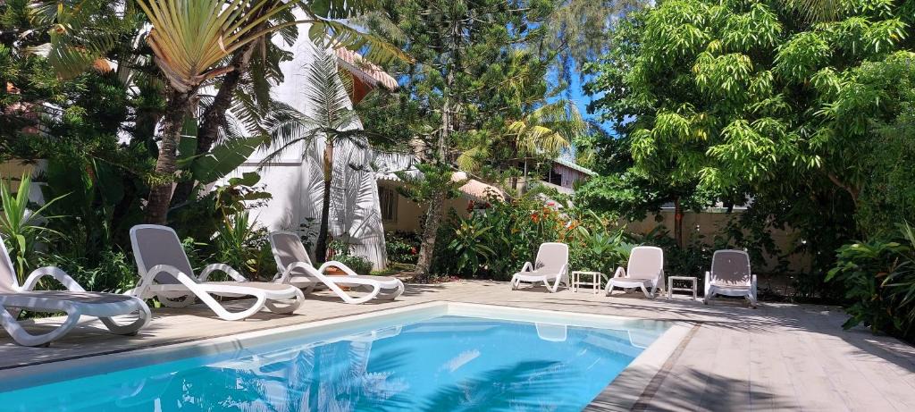 Pointe aux Biches House | Lush Garden Villa with private pool