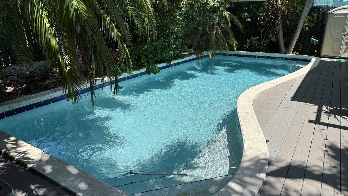 White Street Gallery District House | Lush Gardens-Pool-Jacuzzi-No Contact Check-In