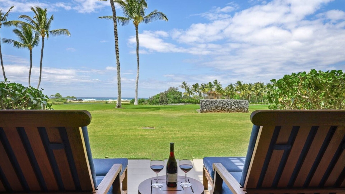 Kaupulehu Villa | Lush Oceanview Villa w/Hot Tub & AC - Fairwayfront at Hualalai: 3101 Kumukehu