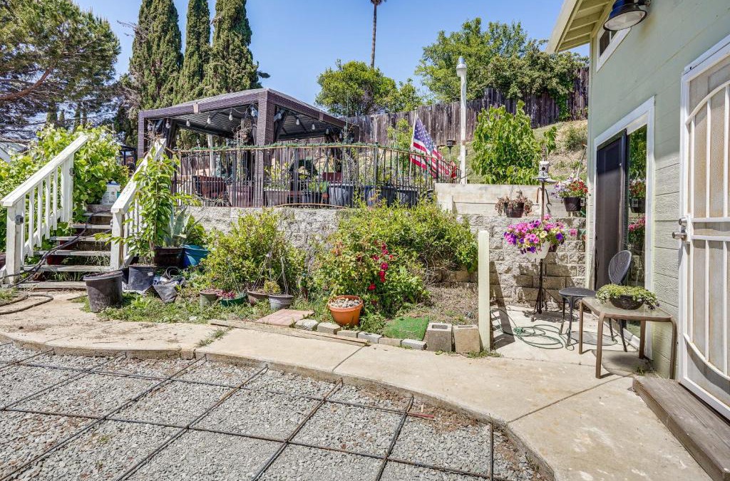 Vallejo House | Lush Vallejo Cottage - 20 Mi to Napa Wineries