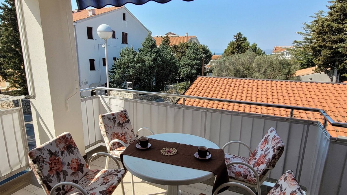 Punat Apartment | Luvano's Place - Principality of Zarijak, apartment 5 min form beaches