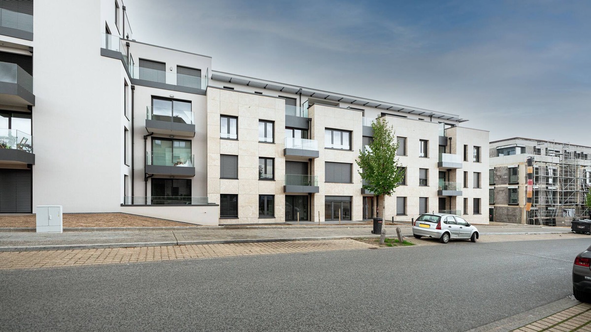 Cessange Apartment | Lux 1BR: King Bed, Balcony, Near City Center