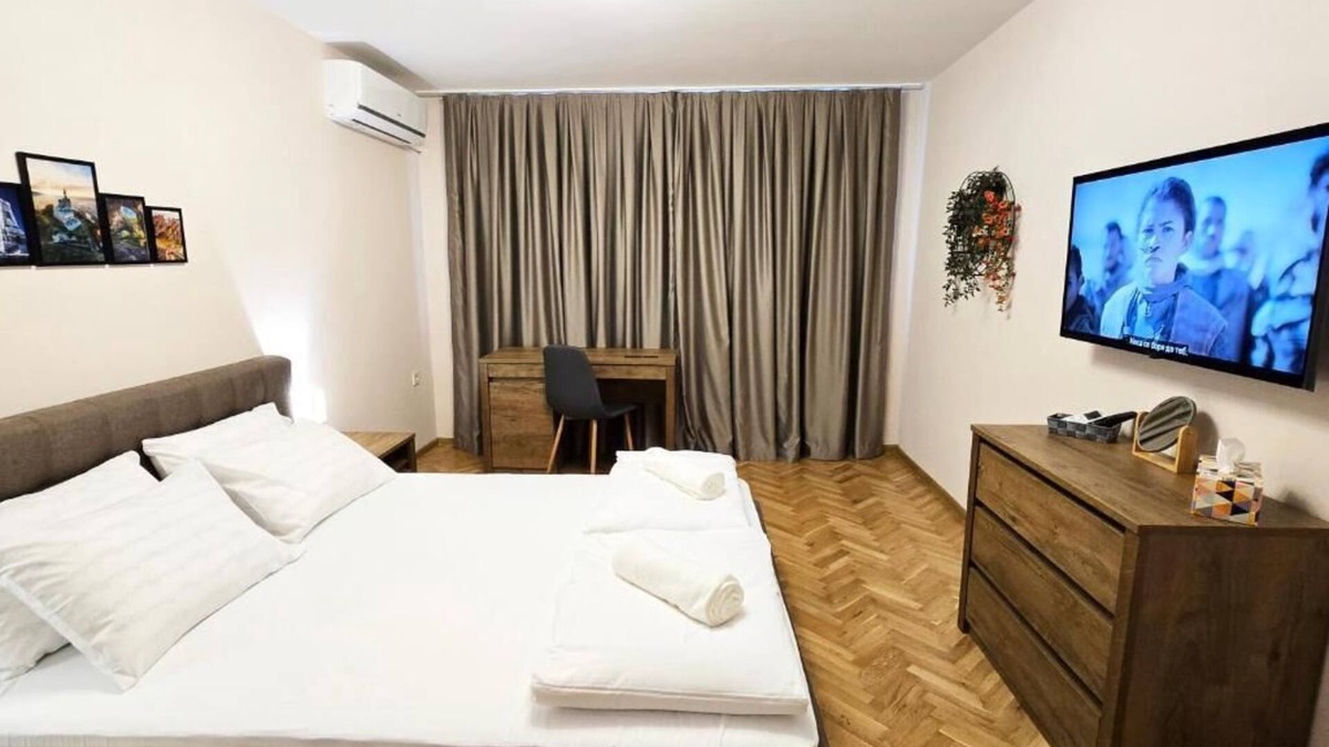 Veliko Tarnovo Center Apartment | Lux 2-bedroom apartment with WiFi, AC in enjoyable Veliko Tarnovo