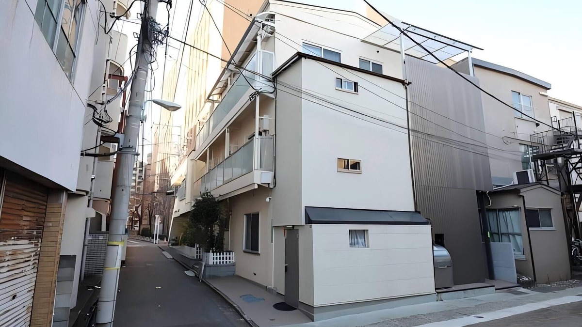 Toshima Apartment | Lux 2BR, 2BA, 2K. Dir to airport, Shinjuku, Shibuya. 4 - 7 pax, 2 fams. Rm 302