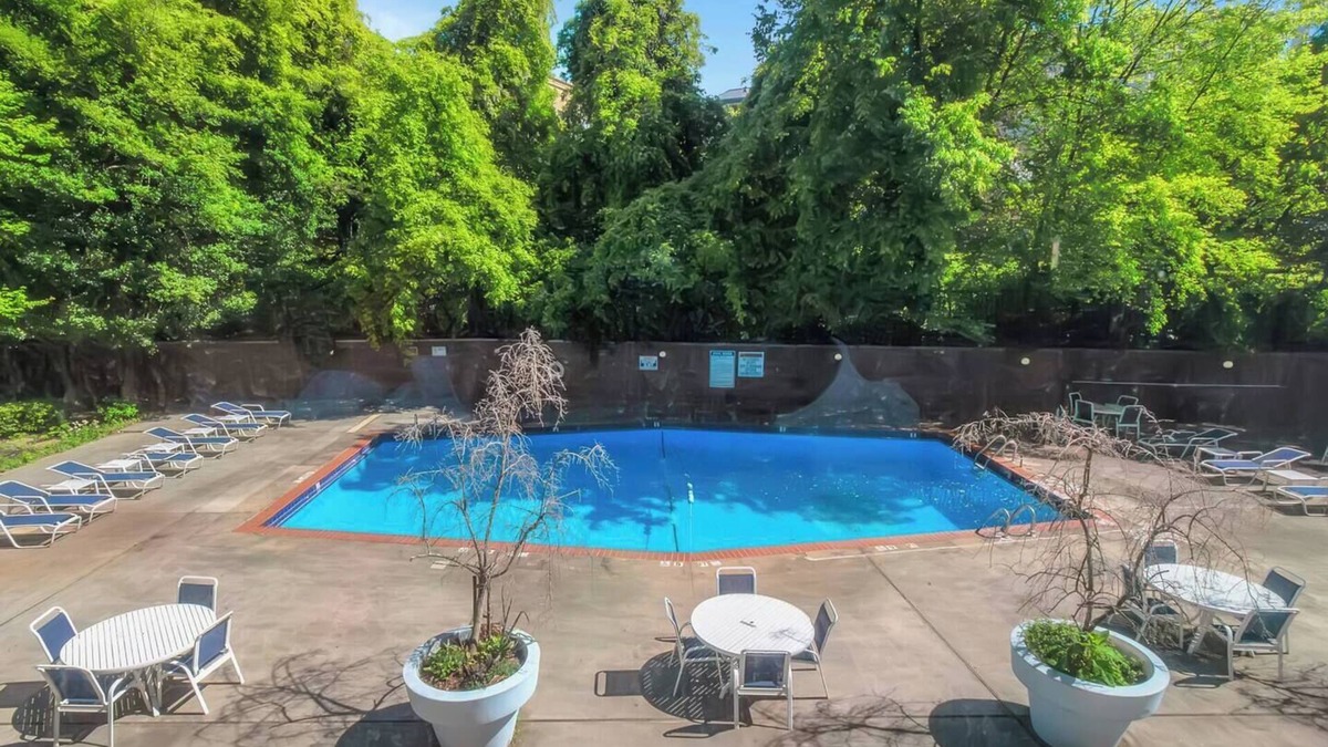 Downtown Atlanta Apartment | Lux 2BR Apt w/ Pool & King Beds