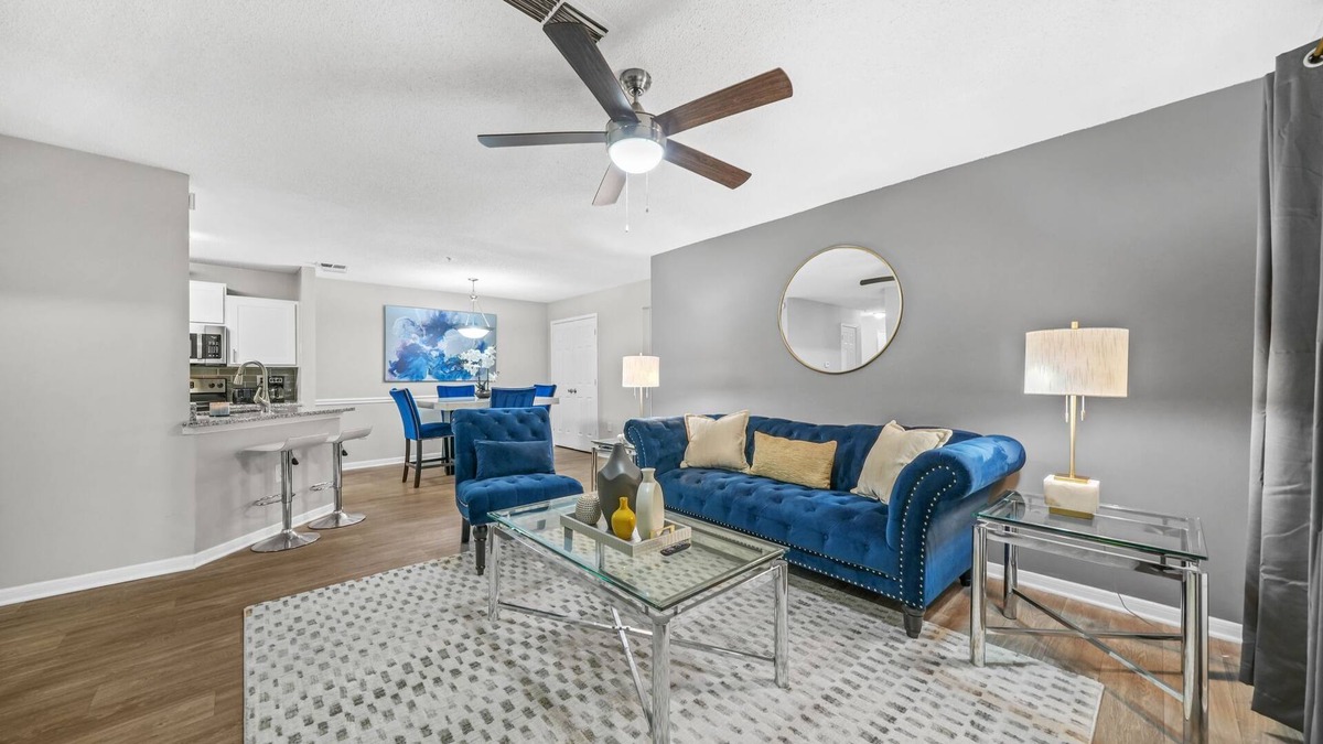 Athens Apartment | Lux 3BR, Prime Area w/Pool & Gym, Near UGA & DT.