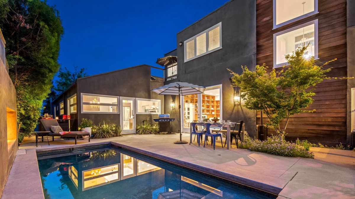 Mar Vista House | Lux 4Bdrm Romantic Wst LA Zen Home w Pool & Lounge
