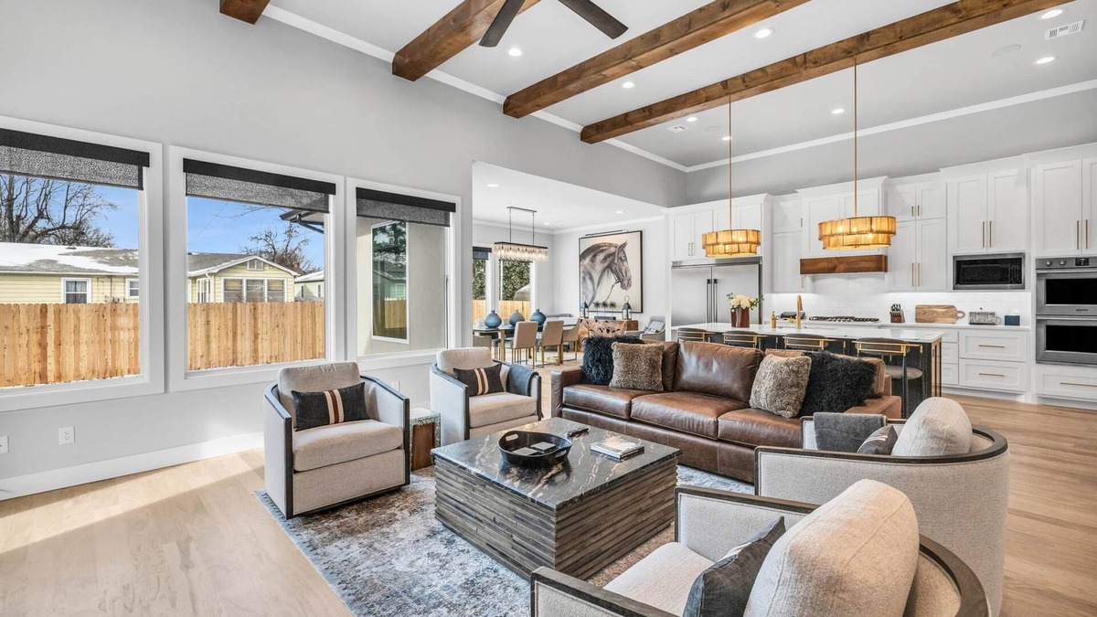 Tulsa House | Lux 5BD Stonefront Tulsa | Near Gathering Place