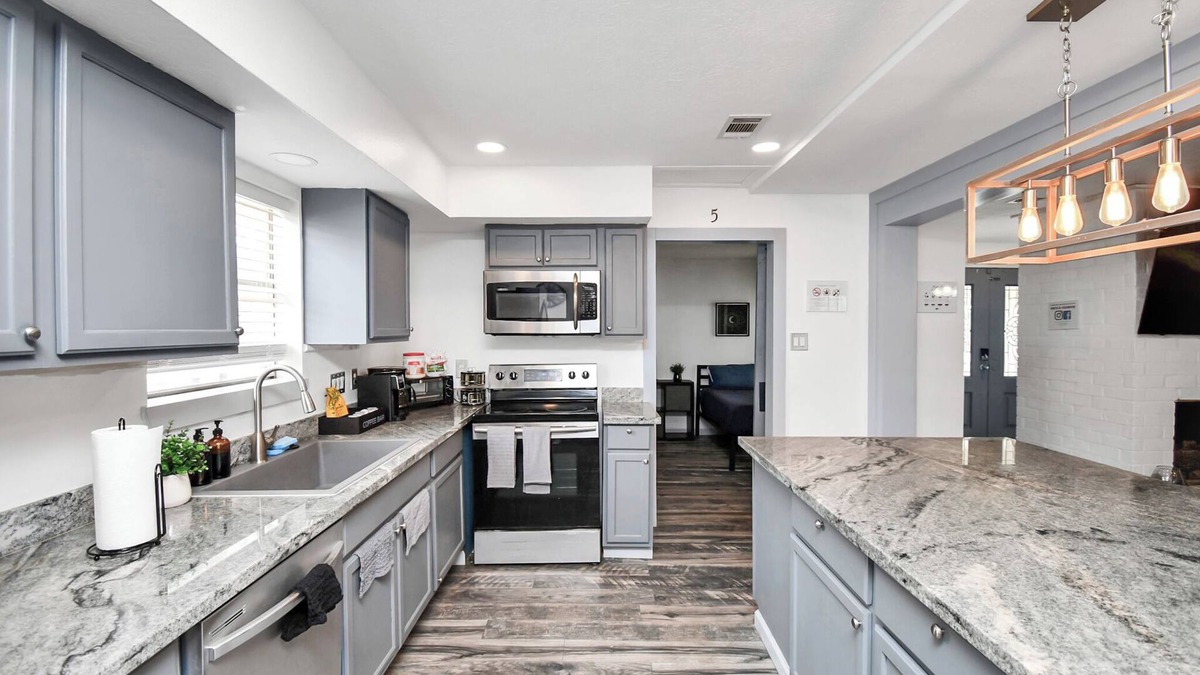 Barker House | Lux 7-Bedroom w/Pool & Spa: 30 Min to Downtown CH
