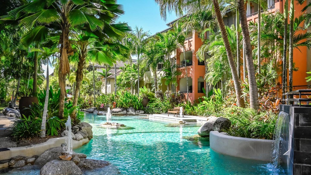 Westcourt Apartment | Lux Cairns - 9 Pools BBQ and Gym