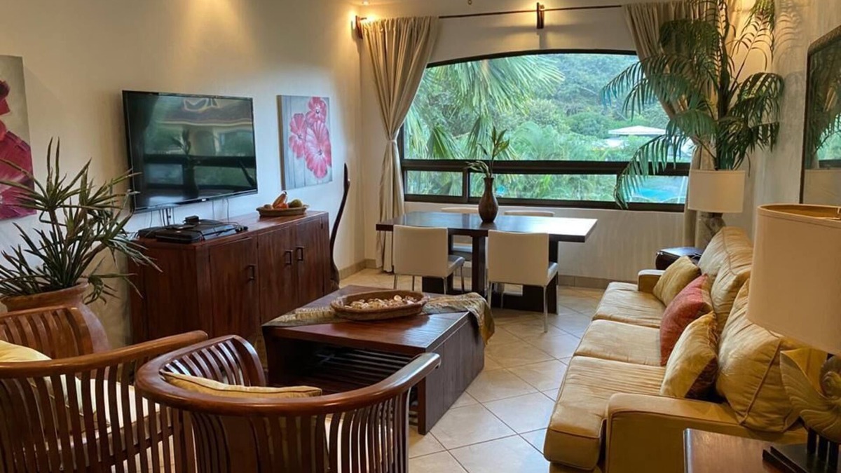 Tamarindo Condo | Lux condo: Fully equipped, 4 pools, near beautiful beaches, 10min from Tamarindo