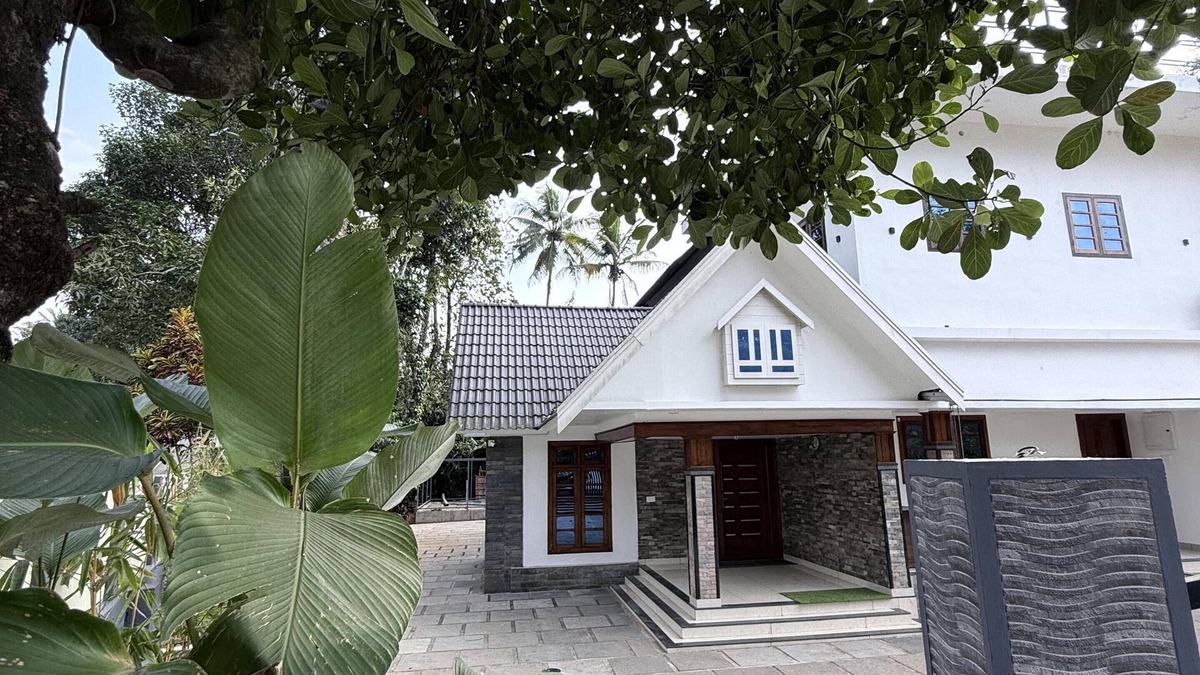 Devikolam Villa | Lux Garden - Full Villa In Chillithodu, Idukki.