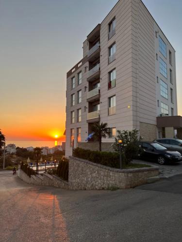 Dobra Voda Hotel | Lux Hotel M