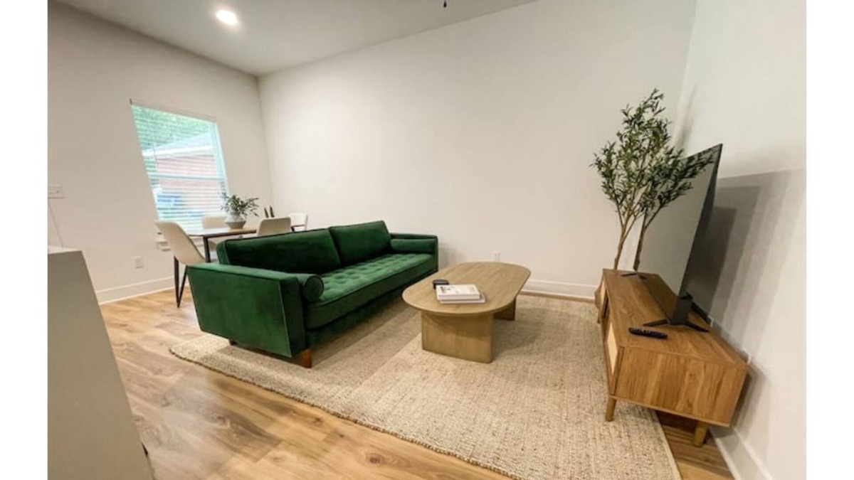 Dothan Condo | Lux Living near Downtown Dothan & Hospitals