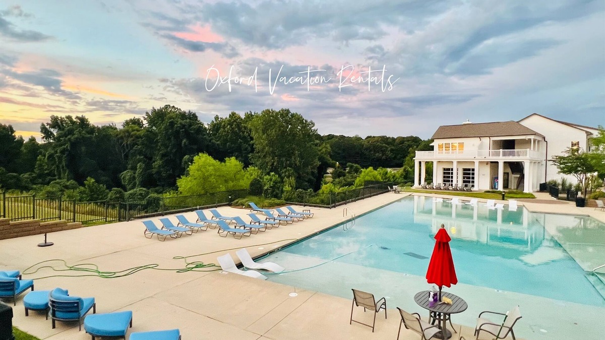 Oxford Cottage | Lux Oxford Cottage Vacation Getaway - Amazing Location!