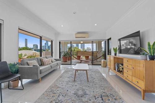 South Brisbane Apartment | Lux Penthouse, Private Rooftop