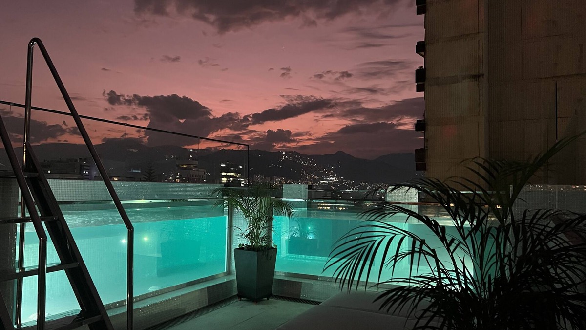 Zona Rosa Apartment | Lux Penthouse Rooftoppool parquelleras